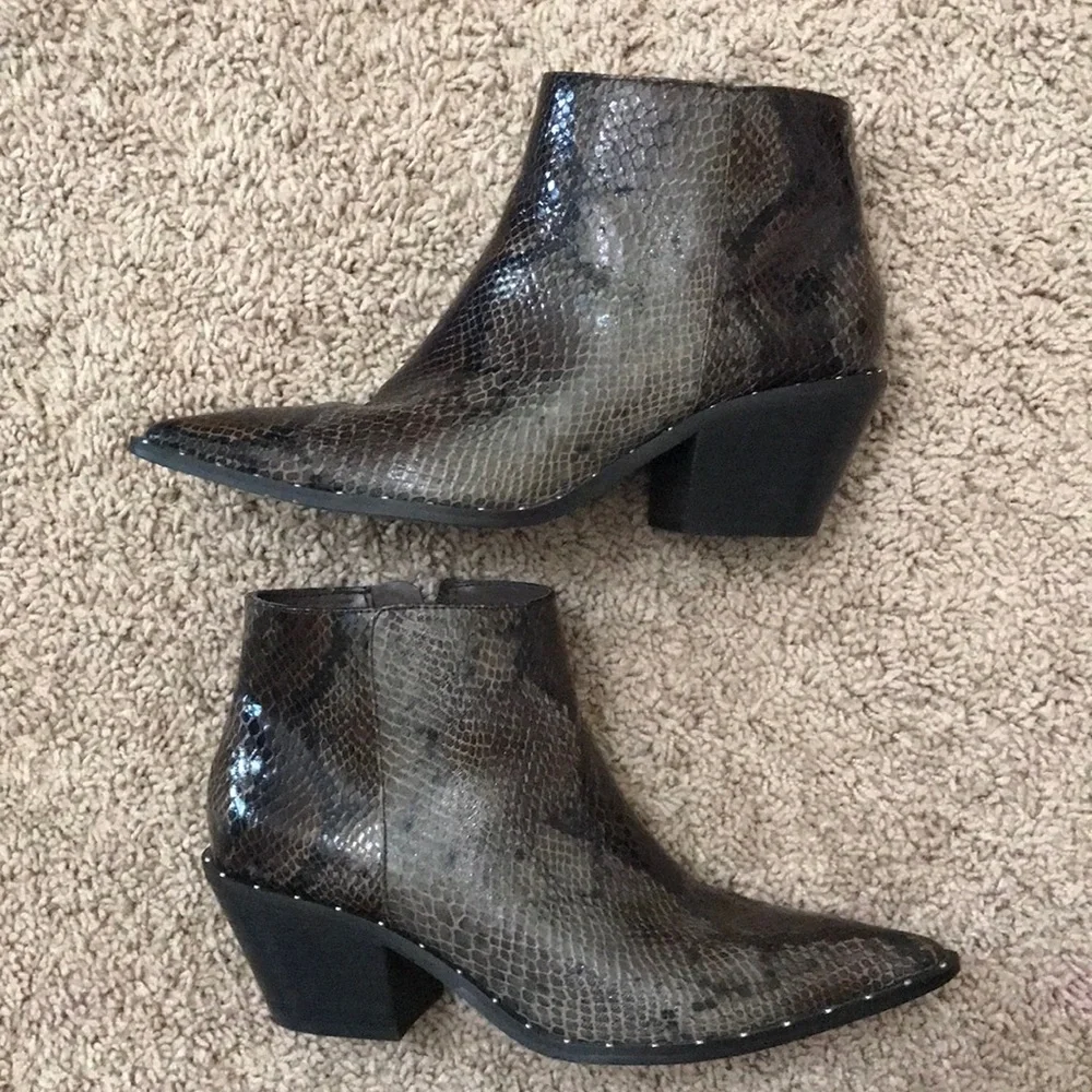 Charles David python boots - Picture 1 of 3